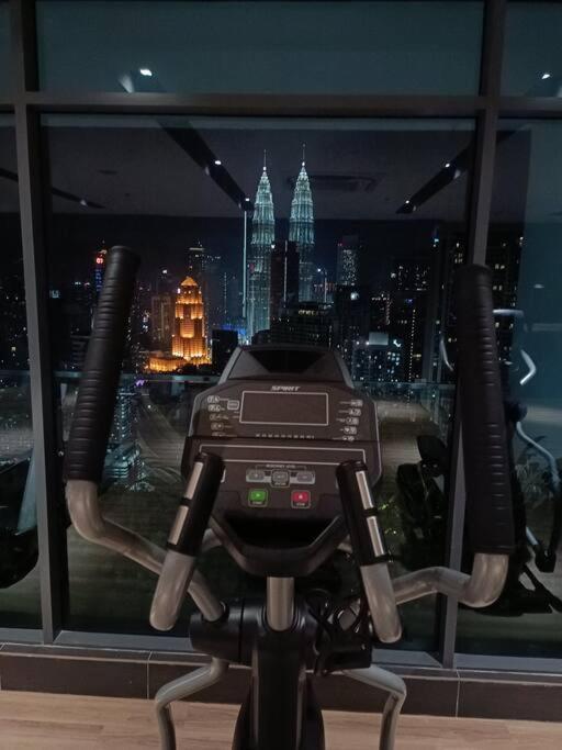 クアラルンプールC14B Modern Infinity Pool Klcc Balcony Viewアパートメント エクステリア 写真