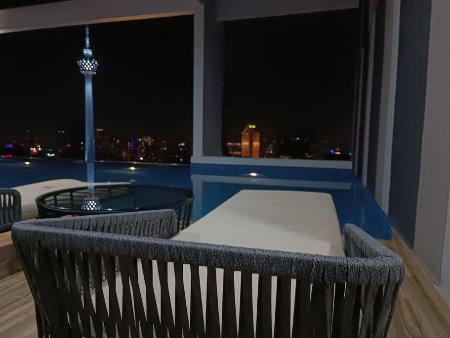 クアラルンプールC14B Modern Infinity Pool Klcc Balcony Viewアパートメント エクステリア 写真