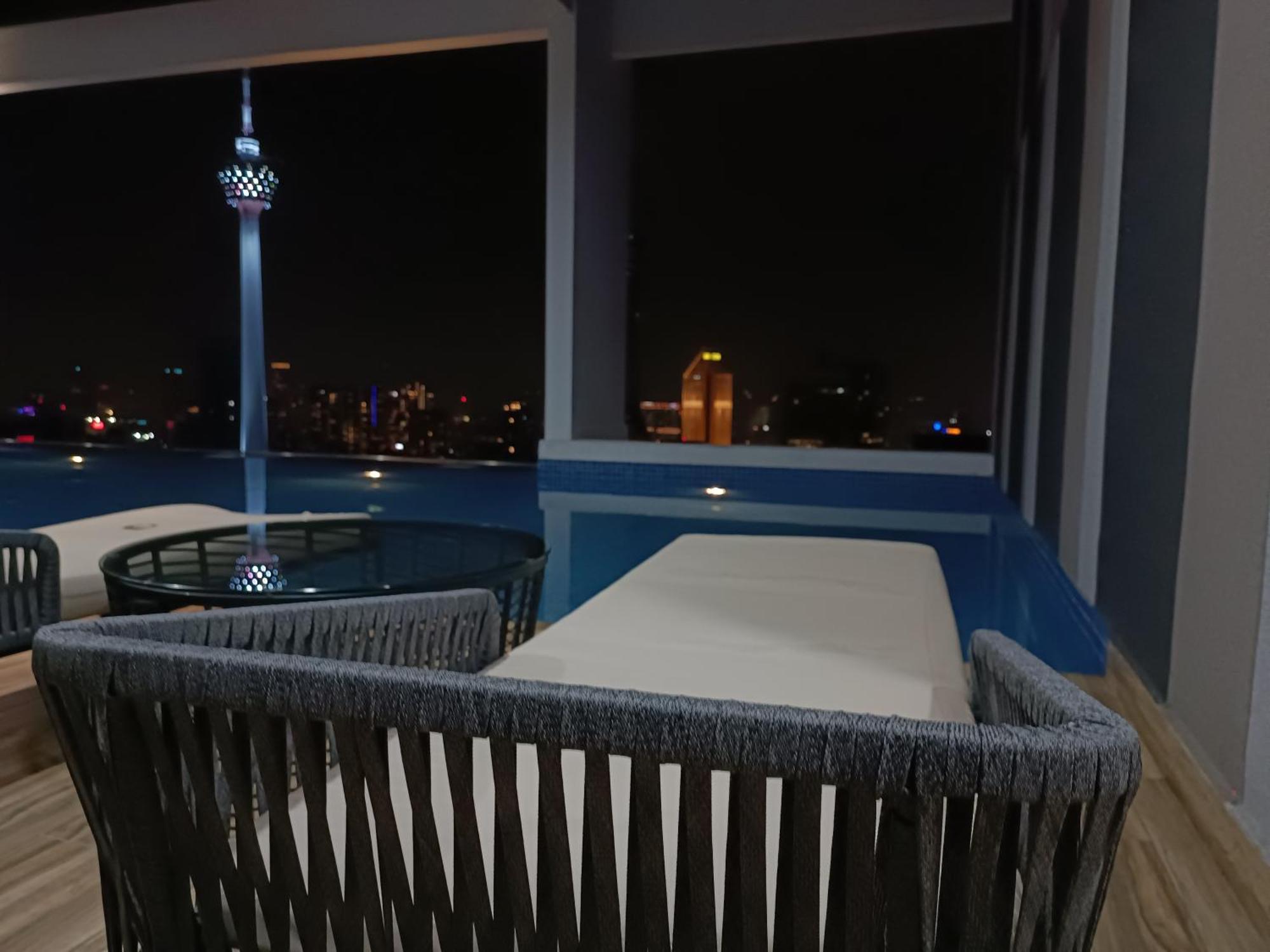 クアラルンプールC14B Modern Infinity Pool Klcc Balcony Viewアパートメント エクステリア 写真