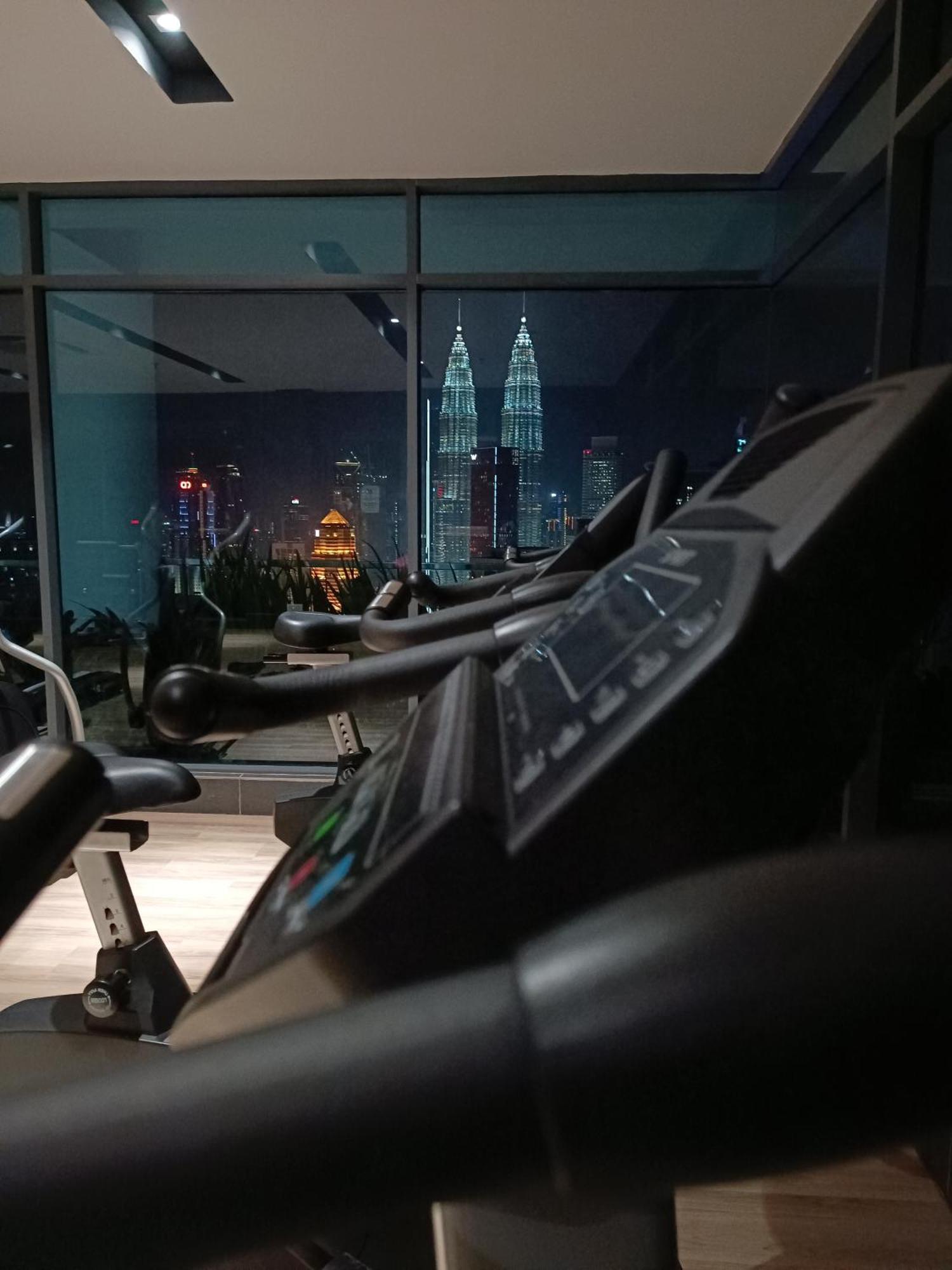 クアラルンプールC14B Modern Infinity Pool Klcc Balcony Viewアパートメント エクステリア 写真